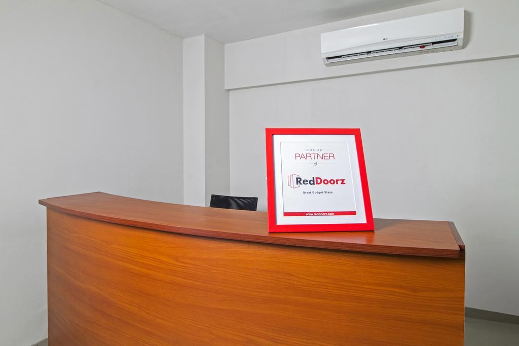 ג'קרטה Reddoorz Plus @ Setiabudi Tengah מראה חיצוני תמונה