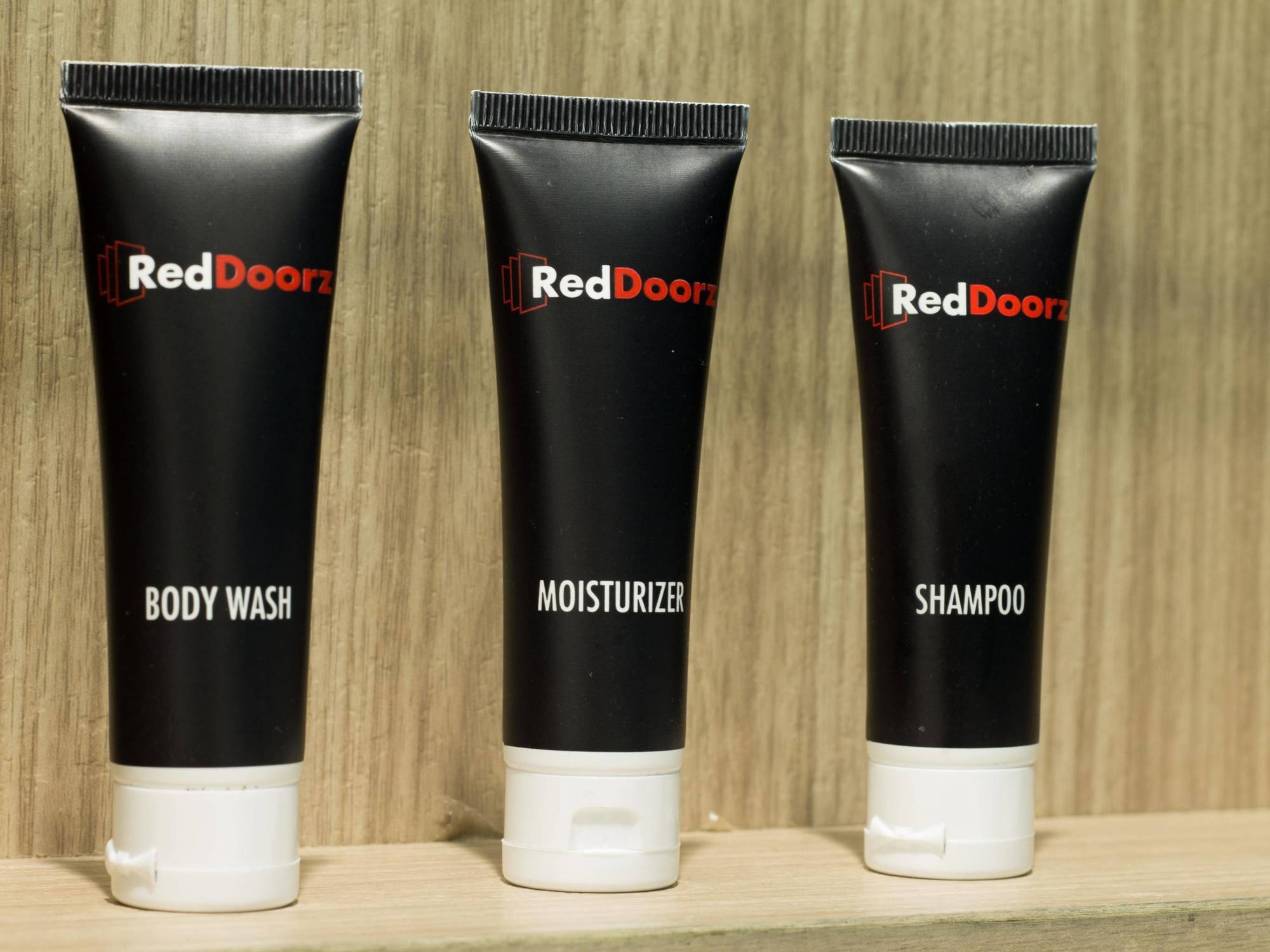 ג'קרטה Reddoorz Plus @ Setiabudi Tengah מראה חיצוני תמונה